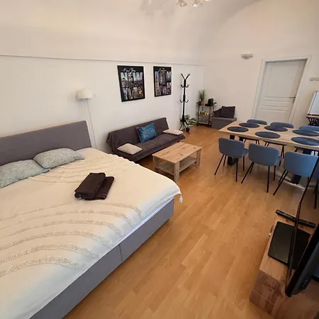 Apartment Big Party 12 People Kosice